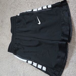 Boys nike dri fit shorts black sz large